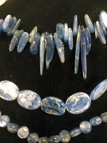 kyanite-beads-Mondazzi